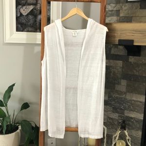 Sleeveless cardigan with hood